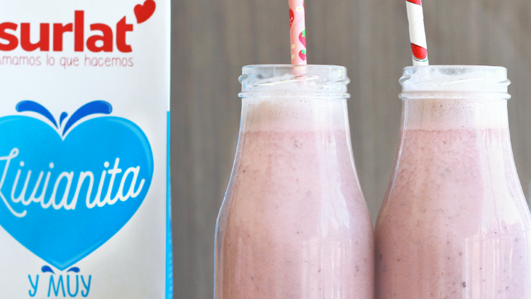 smoothie-de-te-verde-y-frutos-rojos